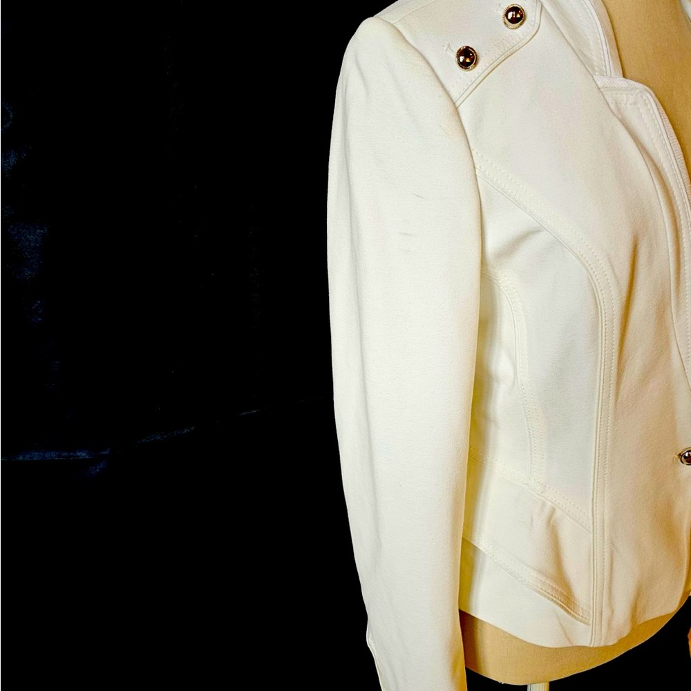 White House black market white blazer size 8